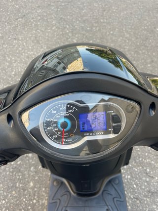 Peugeot Tweet 125i 2023 Negra