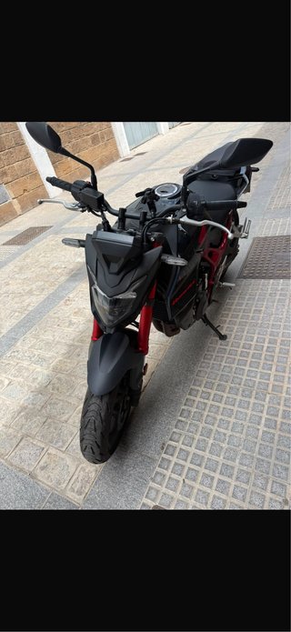 Honda Hornet 750 Negra/Roja