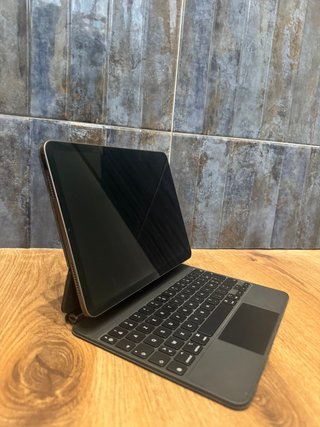 iPad Air 4ª Gen + Magic Keyboard Apple