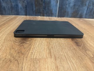 iPad Air 4ª Gen + Magic Keyboard Apple