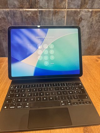iPad Air 4ª Gen + Magic Keyboard Apple