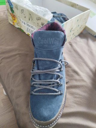 Zapatillas botín azul y marrón