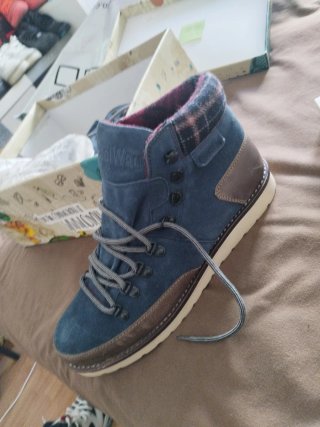 Zapatillas botín azul y marrón