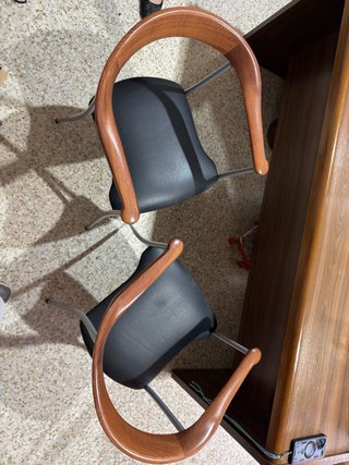 Escritorio vintage con 2 sillas