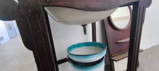 Lavabo antiguo madera y cerámica