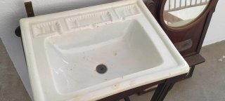 Lavabo antiguo madera y cerámica