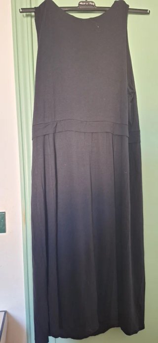 Abito impero in viscosa nero