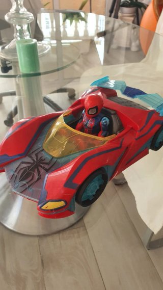 Lote de juguetes: coche, moto, figuras