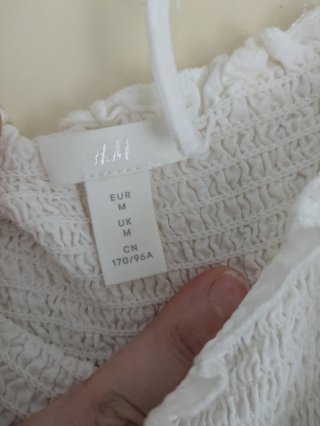 Blusa blanca manga abullonada talla M