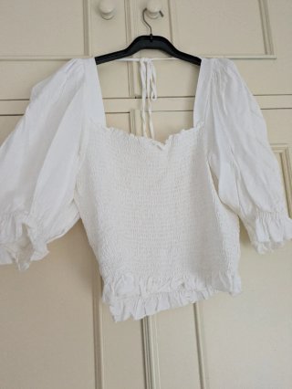 Blusa blanca manga abullonada talla M
