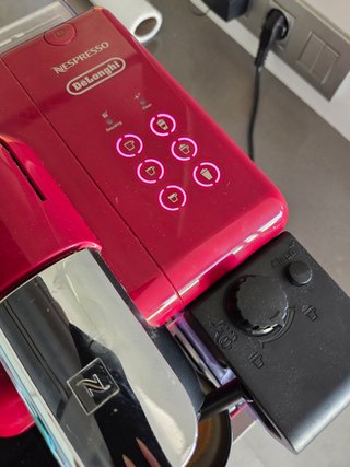 Cafetera Nespresso De'Longhi Roja