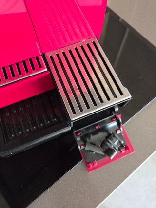 Cafetera Nespresso De'Longhi Roja