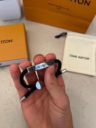 Bracciale LV Nero e Argento con scatola