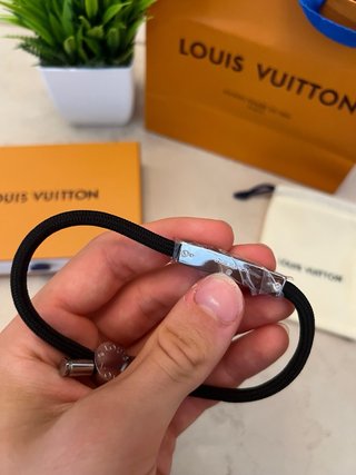 Bracciale LV Nero e Argento con scatola