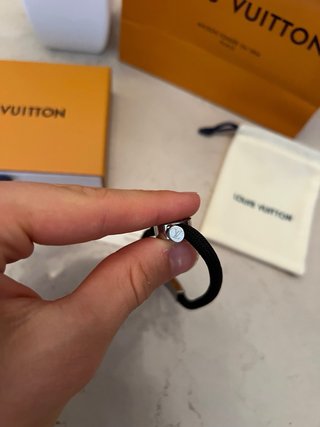 Bracciale LV Nero e Argento con scatola
