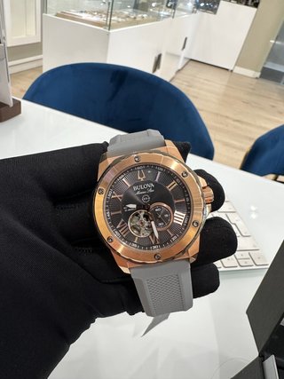Reloj Bulova Marine Star Oro Rosado y Gris