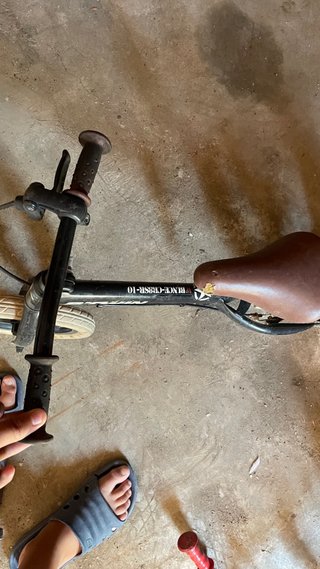 Patinete y 2 Bicicletas Infantiles