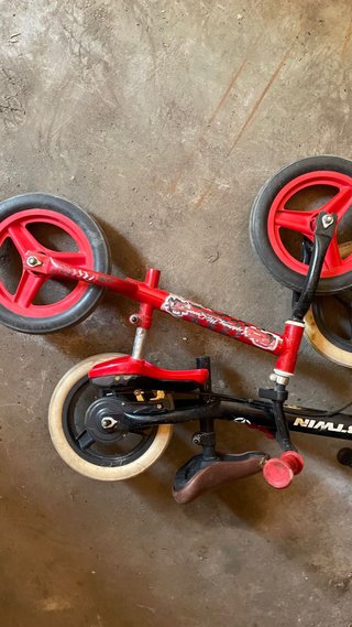 Patinete y 2 Bicicletas Infantiles