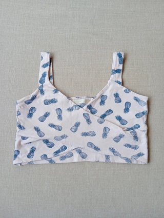 Crop top Shana talla L estampado piñas