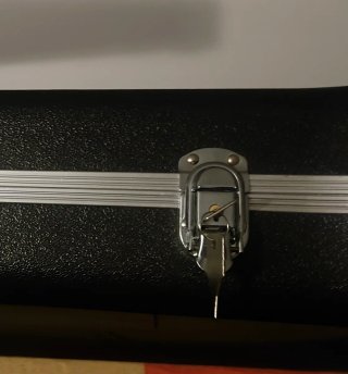 Funda Dura Bajo Cibeles (con llave de cierre)