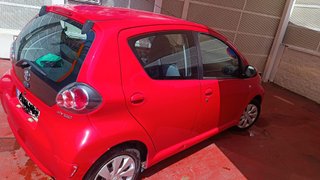 Coche en buen estado general, económico y fiable
