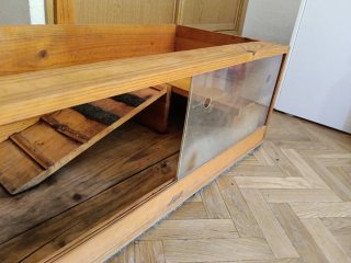 Terrario madera para reptil o tortuga.