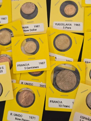 Lote de más de 50 monedas encapsuladas