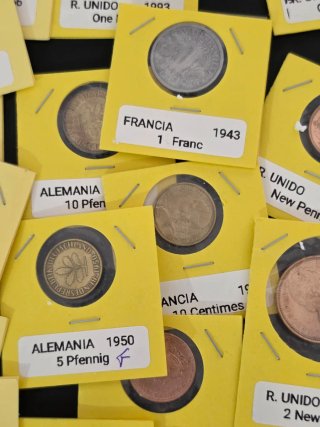 Lote de más de 50 monedas encapsuladas