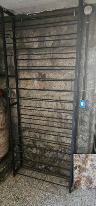 Estructura botellero hierro forjado para bodega