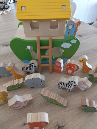 Arca de Noé de madera con animales