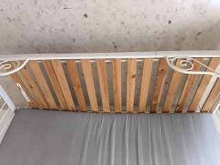 Cama- divan extensible IKEA blanca