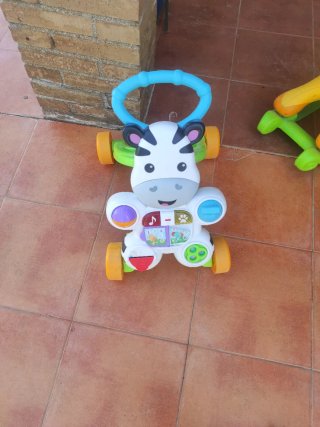 Andador infantil cebra con actividades