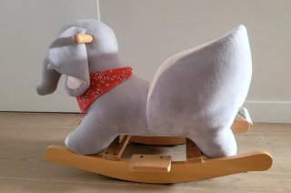 Elefante balancín peluche