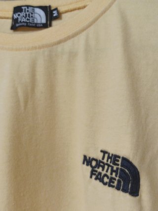 Camiseta The North Face amarilla Talla M