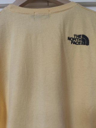 Camiseta The North Face amarilla Talla M