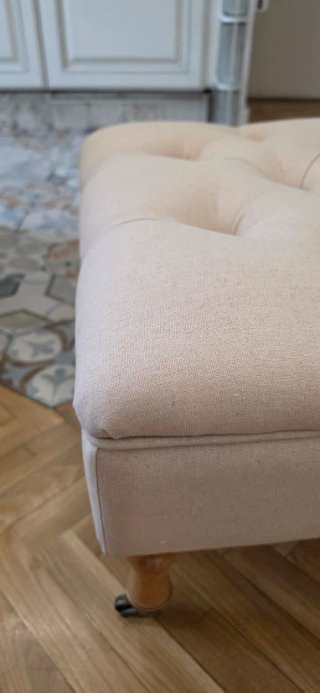 Baúl Reposapiés con Ruedas Capitoné Beige