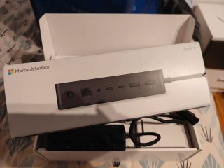 Microsoft Surface Dock 2