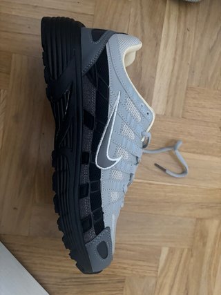 Nike P6000 grises y negras Talla 45