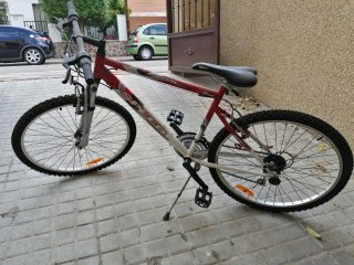 Bicicleta de Montaña Roja SPEED