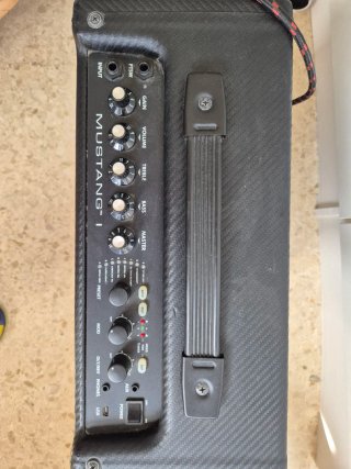 Amplificador Fender Mustang I