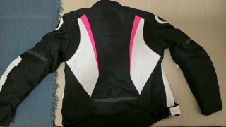 Chaqueta Moto Mujer Negra y Rosa