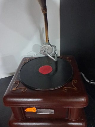 Tocadiscos Adorno Marrón y Dorado