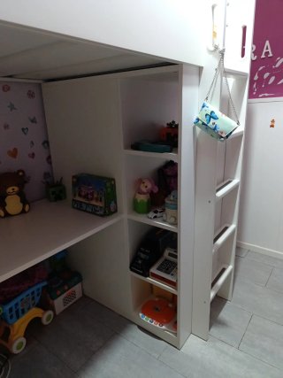 Letto con scrivania, cassettiera e armadio