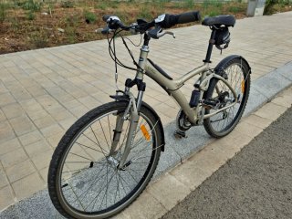 Bicicleta de paseo b'Twin seven. Doble suspension.