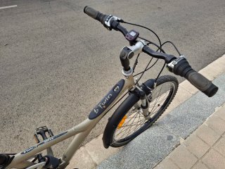 Bicicleta de paseo b'Twin seven. Doble suspension.