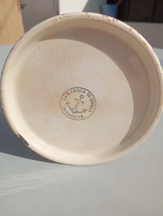 Tarro de botica antiguo con diseño