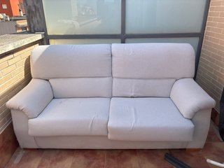 Sofá de tela blanco