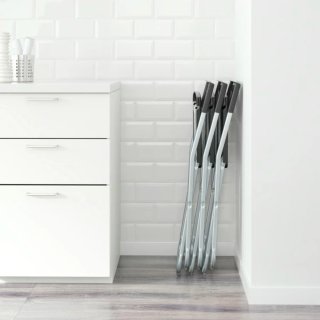 Vendo 4 Sillas Plegables IKEA Negras.