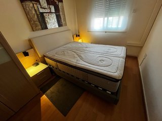 Cama completa: canapé, colchón, cabecero y mesilla
