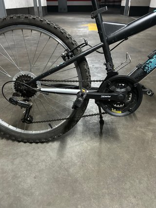 Bicicleta de montaña negra